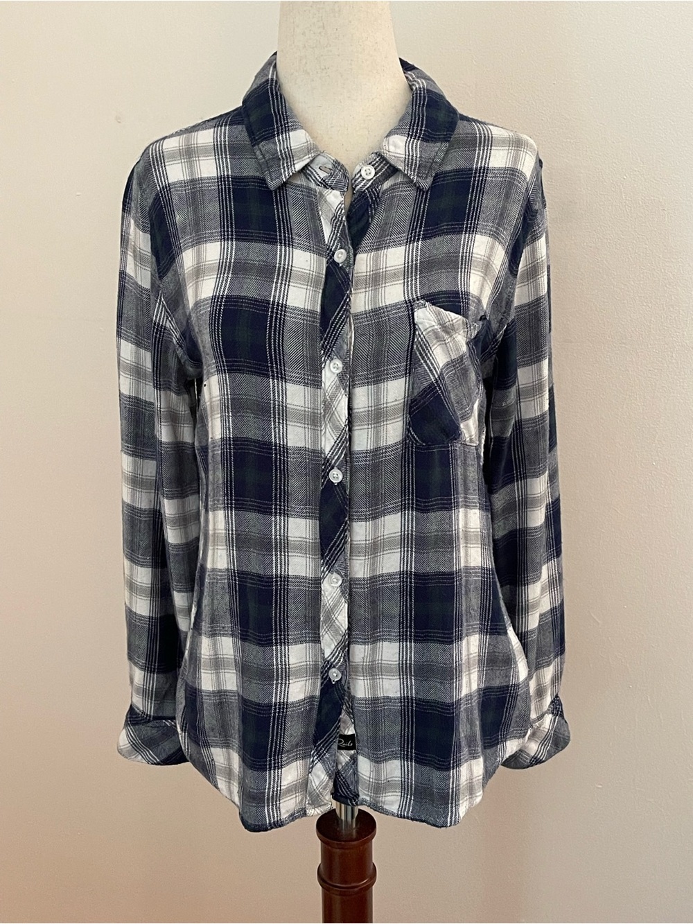 Rails Plaid Button Front Shirt Medium Blue Gray White Rayon Long Sleeve Flannel